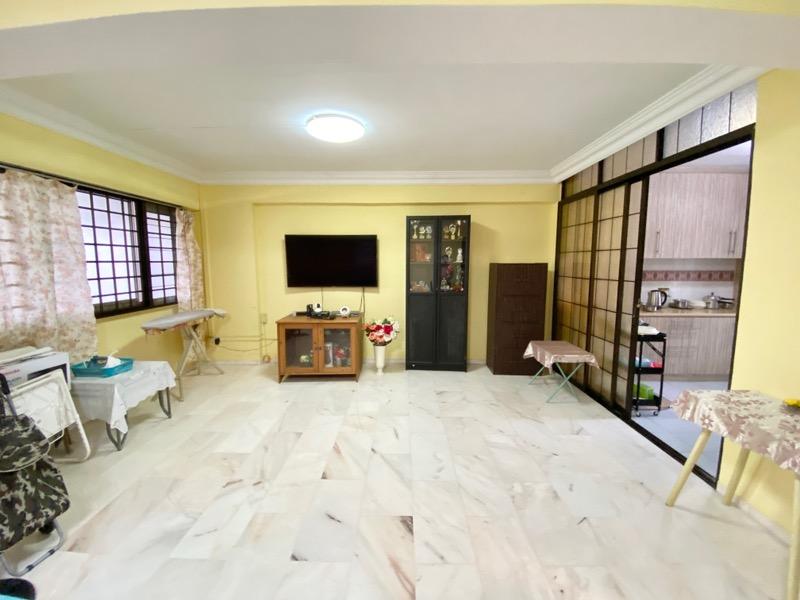 HDB Apartment for Sale, 425 Choa Chu Kang Avenue 4 HDB Apartment For Sale, $555,000, 3 Bed 2 Bath 1,119 sqft $496.00 psf, SGD 555,000 | 99-year Leasehold
