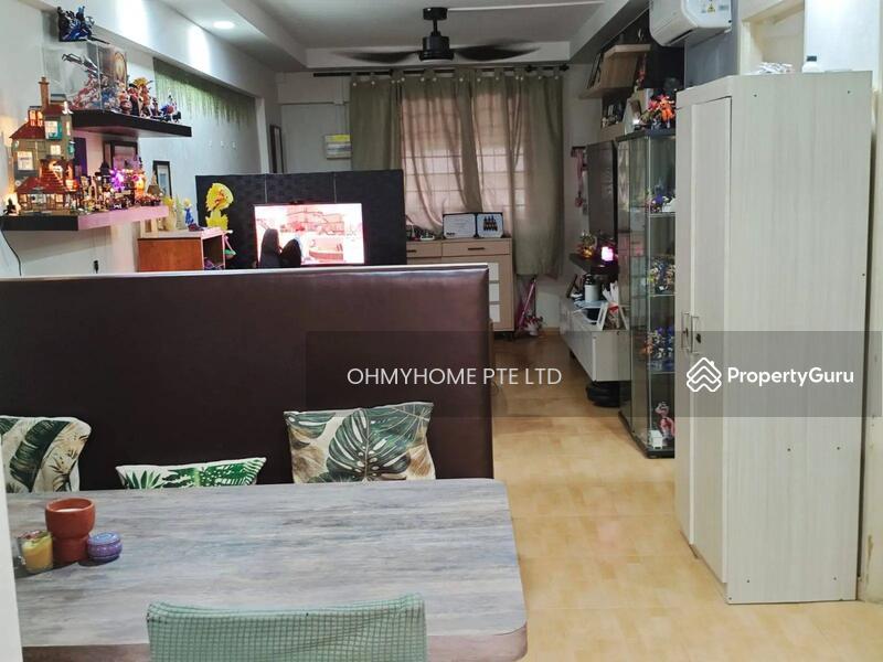 Prop-GPT: HDB Flat: D18  296 Tampines Street 22