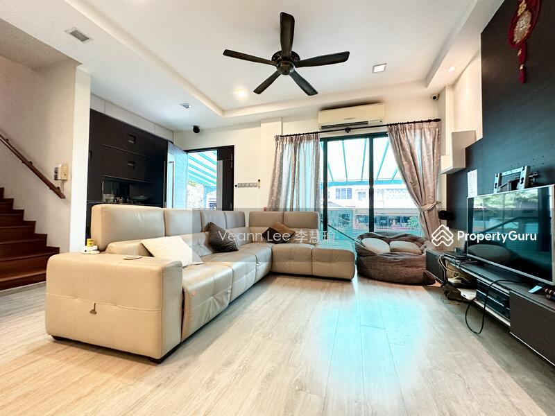 Prop-GPT: Detached: D05  Freehold Detached House in Kent Ridge area