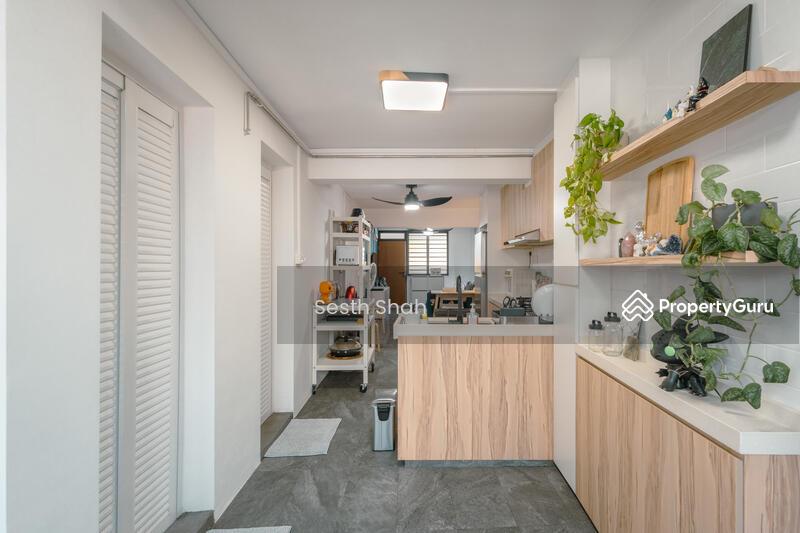 HDB Flat for Sale, 44 Telok Blangah Drive, SGD 450,000 | 99-year lease