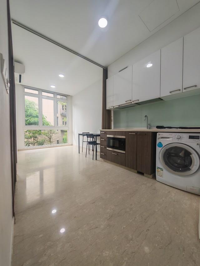 Prop-GPT: Condominium: D21  The Hillford