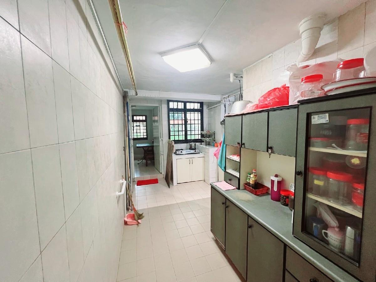 HDB Apartment for Sale, 59 Lorong 5 Toa Payoh HDB Apartment For Sale, $388,888, 3 Bed 1 Bath 657 sqft $592.00 psf, SGD 388,888 | 99-year Leasehold