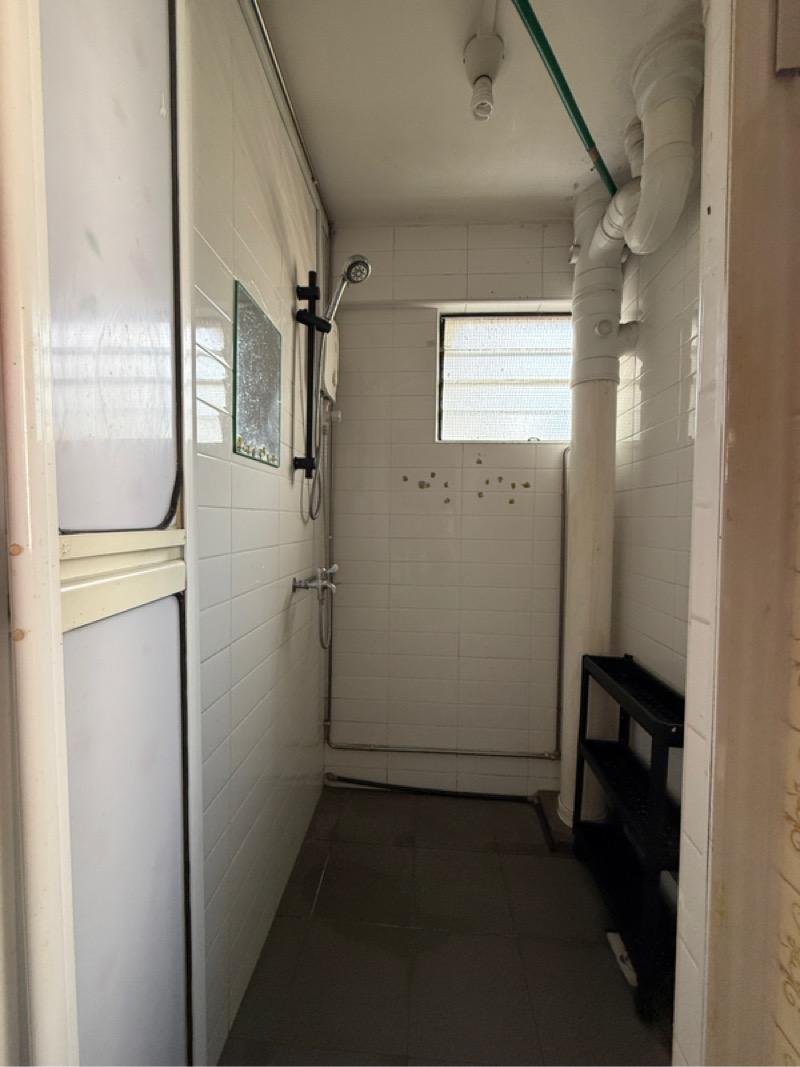 HDB Apartment for Sale, 222 Lorong 8 Toa Payoh HDB Apartment For Sale, $530,000, 3 Bed 1 Bath 882 sqft $601.00 psf, SGD 530,000 | 99-year Leasehold