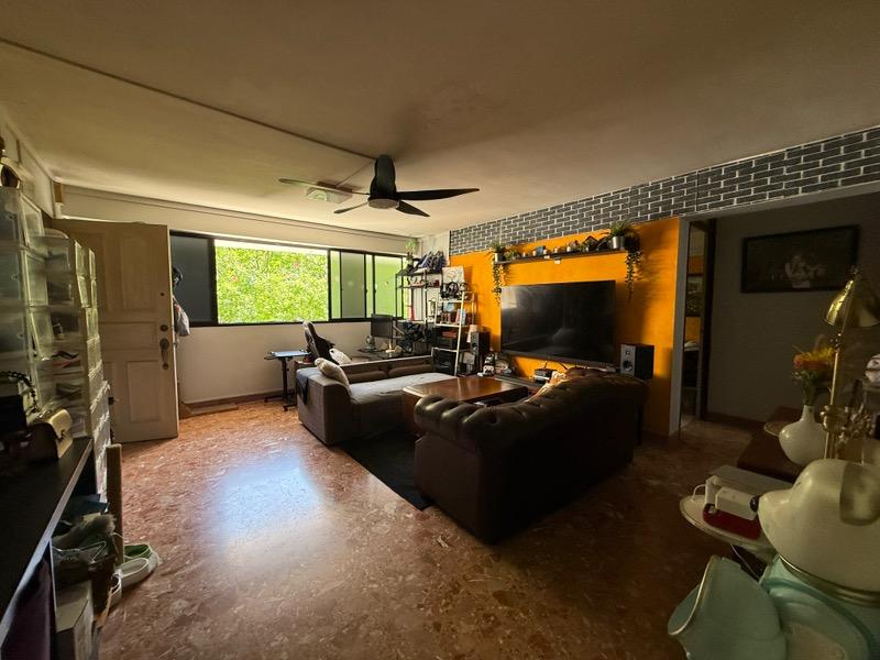 HDB Apartment for Sale, 222 Lorong 8 Toa Payoh HDB Apartment For Sale, $530,000, 3 Bed 1 Bath 882 sqft $601.00 psf, SGD 530,000 | 99-year Leasehold