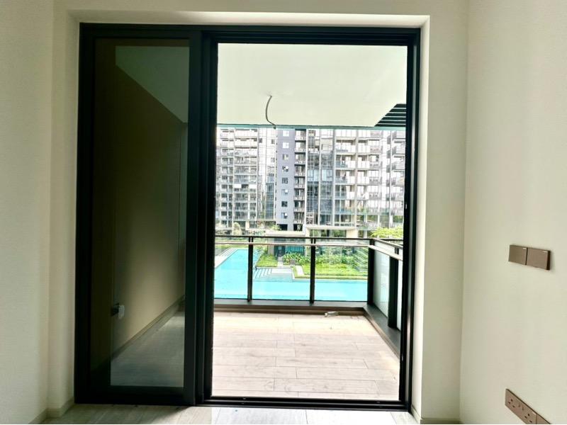 Prop-GPT: Condominium: D10  LEEDON GREEN