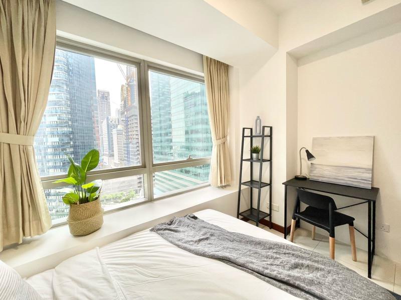 Condominium for Sale, The Sail @ Marina Bay Condominium For Sale, $1,799,999, 4 Bed 2 Bath 893 sqft $2,016.00 psf, SGD 1,799,999 | 99-year Leasehold