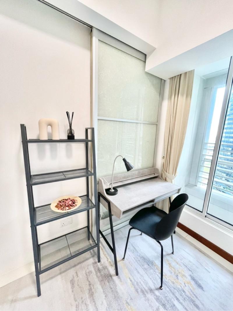 Condominium for Sale, The Sail @ Marina Bay Condominium For Sale, $1,799,999, 4 Bed 2 Bath 893 sqft $2,016.00 psf, SGD 1,799,999 | 99-year Leasehold