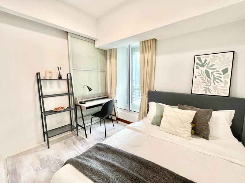 Condominium for Sale, The Sail @ Marina Bay Condominium For Sale, $1,799,999, 4 Bed 2 Bath 893 sqft $2,016.00 psf, SGD 1,799,999 | 99-year Leasehold