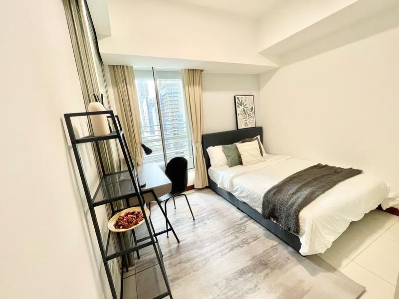 Condominium for Sale, The Sail @ Marina Bay Condominium For Sale, $1,799,999, 4 Bed 2 Bath 893 sqft $2,016.00 psf, SGD 1,799,999 | 99-year Leasehold