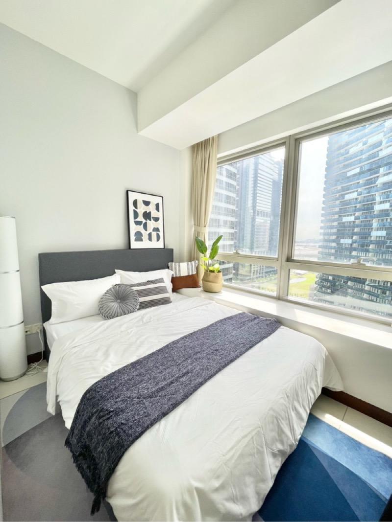 Condominium for Sale, The Sail @ Marina Bay Condominium For Sale, $1,799,999, 4 Bed 2 Bath 893 sqft $2,016.00 psf, SGD 1,799,999 | 99-year Leasehold