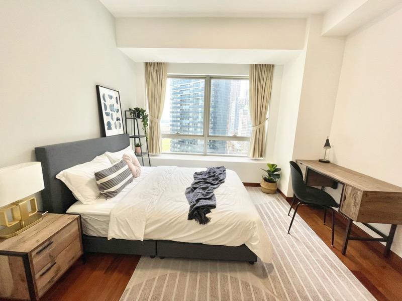 Condominium for Sale, The Sail @ Marina Bay Condominium For Sale, $1,799,999, 4 Bed 2 Bath 893 sqft $2,016.00 psf, SGD 1,799,999 | 99-year Leasehold