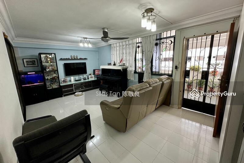 Prop-GPT: HDB Flat: D27 Yishun 755 Yishun Street 72