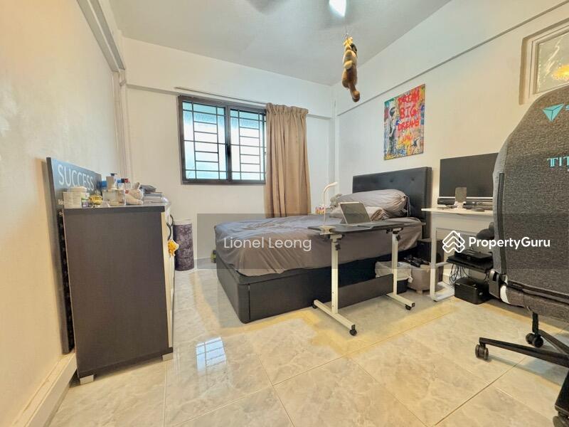 HDB Flat for Sale, 260 Yishun Street 22, SGD 608,000 | 99-year lease