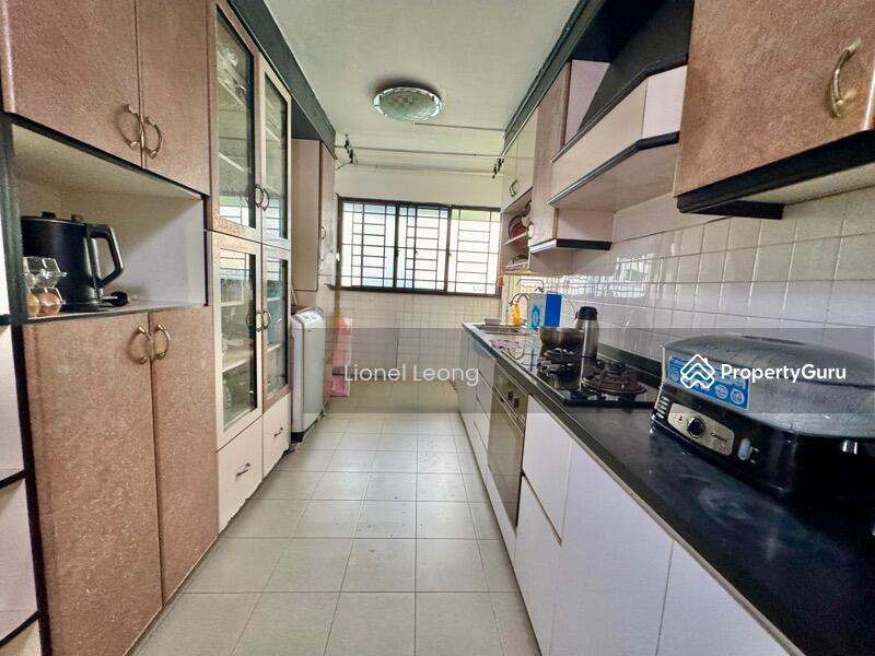 HDB Flat for Sale, 260 Yishun Street 22, SGD 608,000 | 99-year lease
