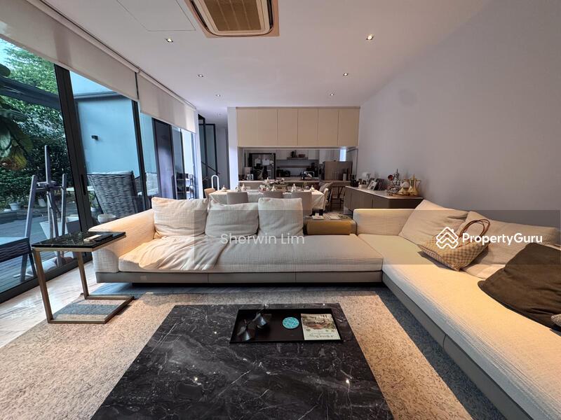 Prop-GPT: Cluster House: D18  Toh Crescent