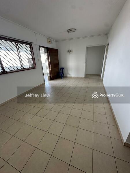 HDB Flat for Sale, 642 Yishun Street 61, SGD 525,000 | 99-year lease