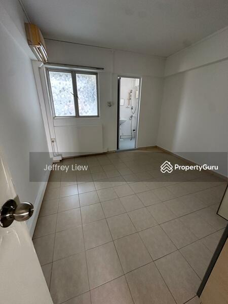 HDB Flat for Sale, 642 Yishun Street 61, SGD 525,000 | 99-year lease