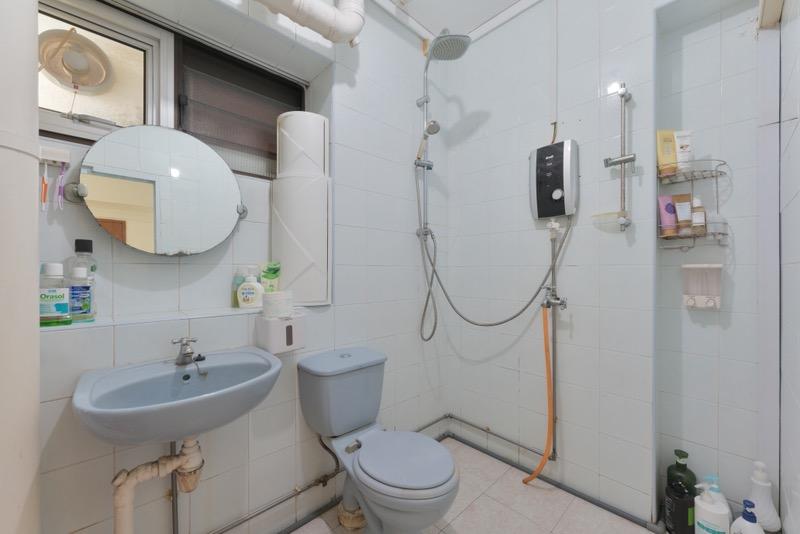 HDB Apartment for Sale, 606 Senja Road HDB Apartment For Sale, $948,888, 3 Bed 2 Bath 1,291 sqft $735.00 psf, SGD 948,888 | 99-year Leasehold