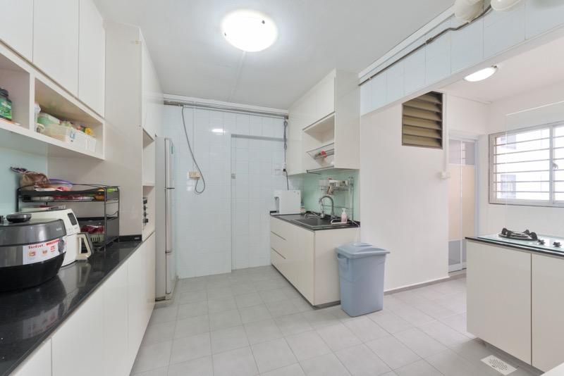 HDB Apartment for Sale, 606 Senja Road HDB Apartment For Sale, $948,888, 3 Bed 2 Bath 1,291 sqft $735.00 psf, SGD 948,888 | 99-year Leasehold