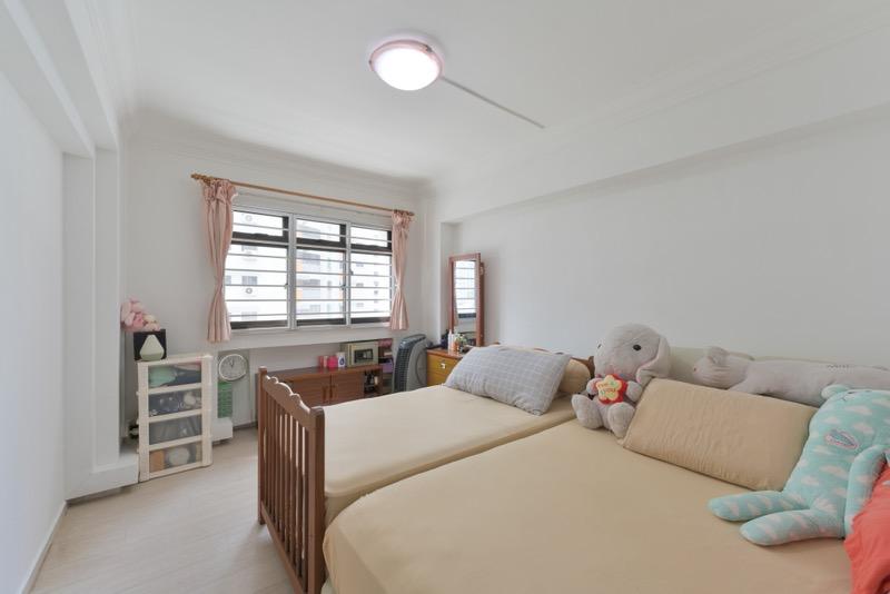 HDB Apartment for Sale, 606 Senja Road HDB Apartment For Sale, $948,888, 3 Bed 2 Bath 1,291 sqft $735.00 psf, SGD 948,888 | 99-year Leasehold