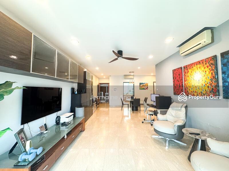 Prop-GPT: Condominium: D23  Hazel Park Condo
