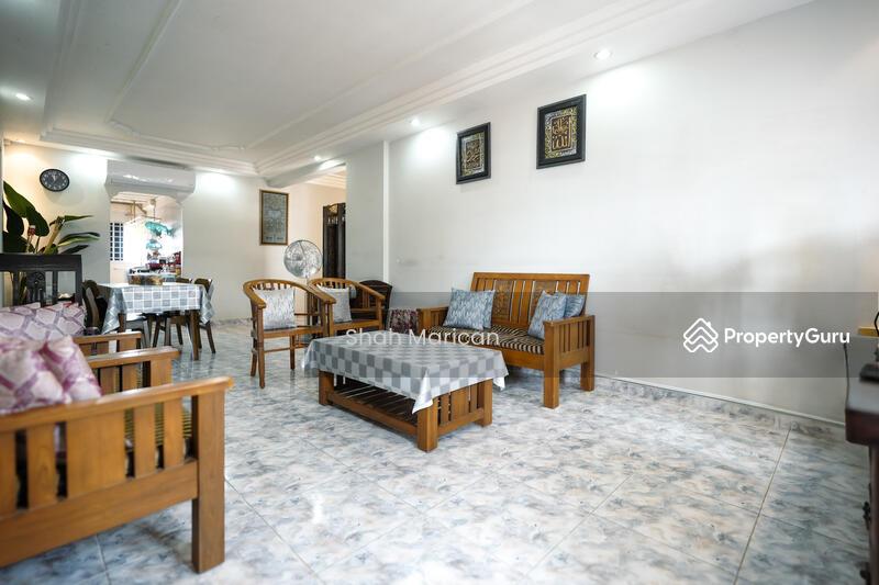 Prop-GPT: HDB Flat: D27 Yishun 270 Yishun Street 22