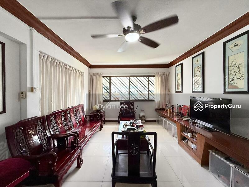 Prop-GPT: HDB Flat: D27 Yishun 326 Yishun Ring Road