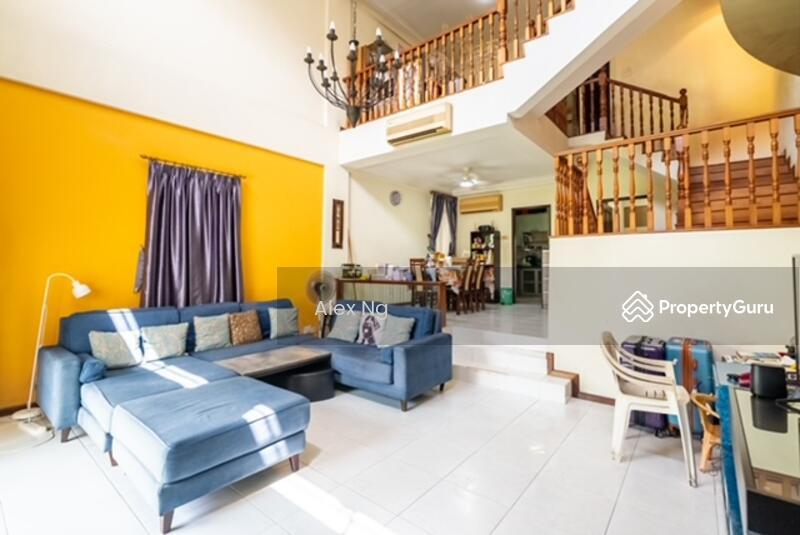 Prop-GPT: Corner Terrace: D17  Loyang Villas, Pasir Rise, Cross Island MRT