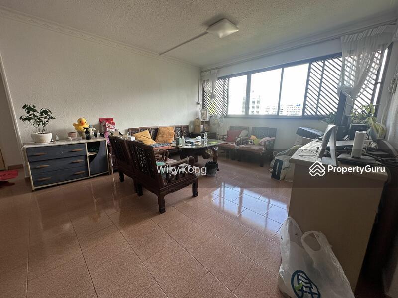 Prop-GPT: HDB Flat: D18  425 Tampines Street 41