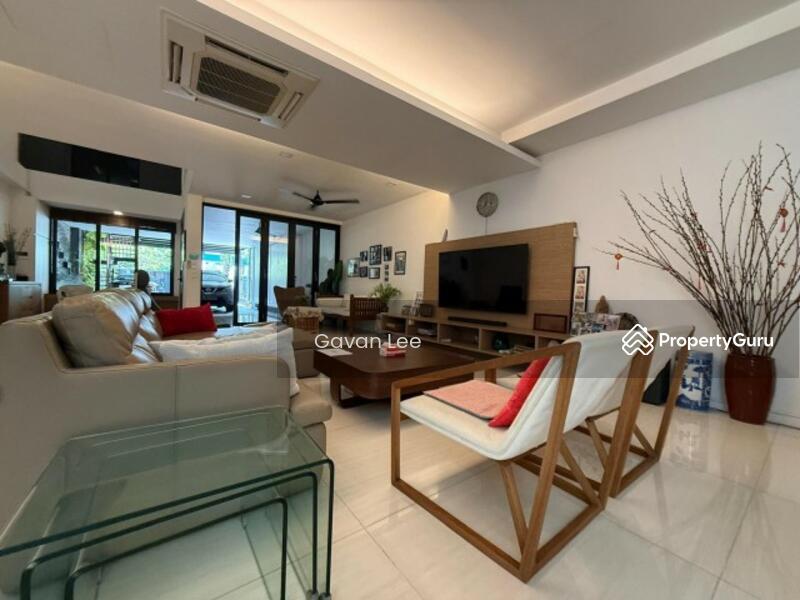 Prop-GPT: Terrace: D19  ?Eminence Landed? D19 Gorgeous 2.5 Sty Terrace @ Jalan Bunga Rampai