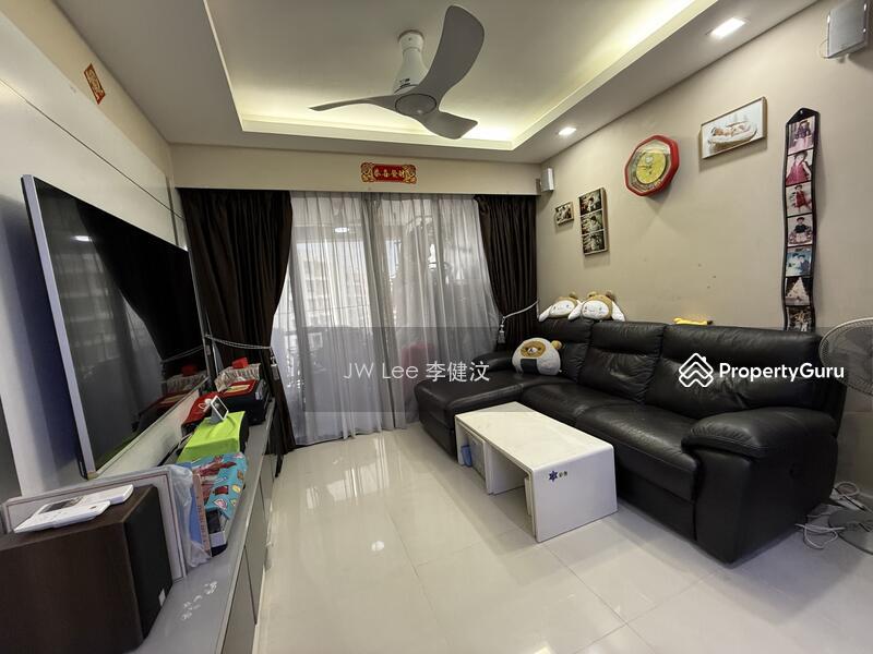 Prop-GPT: HDB Flat: D27 Yishun 348D Yishun Avenue 11