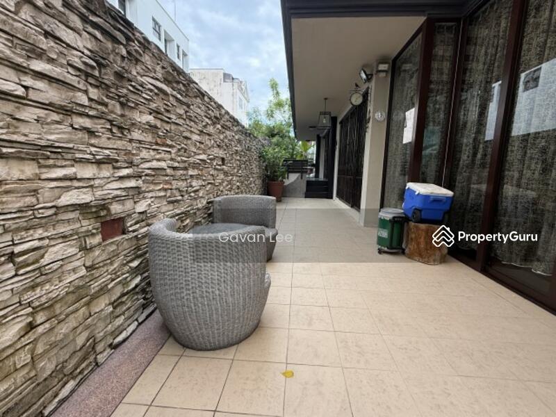 Corner Terrace for Sale: D19, 545842