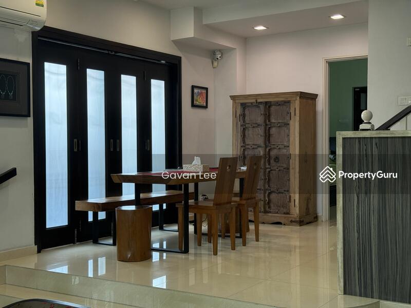 Corner Terrace for Sale: D19, 545842