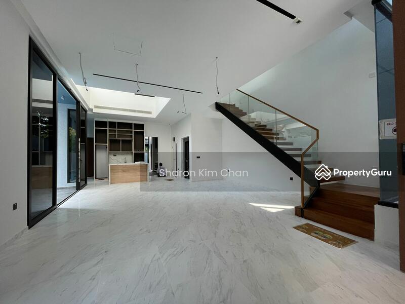 Semi-Detached for Sale: D19, 555133