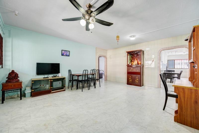 Prop-GPT: HDB Apartment: D22 Boon Lay 412 Jurong West Street 42