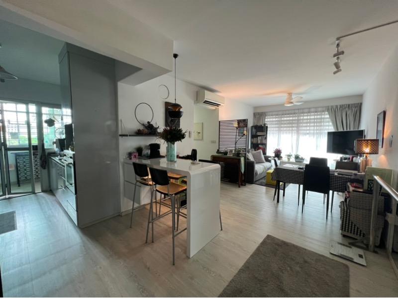 Prop-GPT: HDB Apartment: D18 Pasir Ris PASIR RIS STREET 51