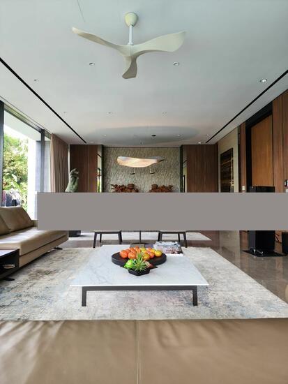 Prop-GPT: Detached: D17  Prominent 3-storey detached landed as good as new & located in the vicinities of Loyang/Flora
