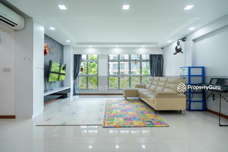 Prop-GPT: HDB Flat: D27  126C Canberra Street