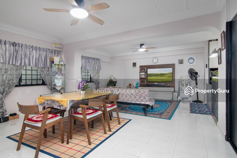 HDB Flat for Sale, 412 Yishun Ring Road, SGD 580,000 | 99-year lease