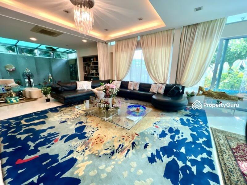 Prop-GPT: Bungalow - Good Class: D10  Good Class Bungalow Chatsworth $26m only