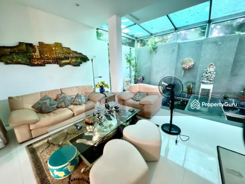 Bungalow - Good Class for Sale: D10, 249579