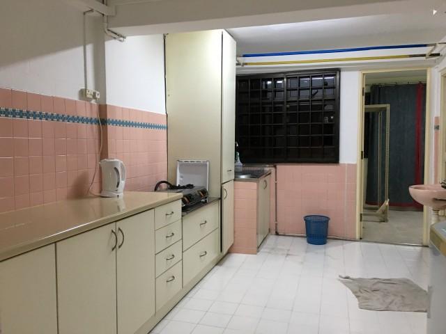 HDB Apartment for Sale, 75 Whampoa Drive HDB Apartment For Sale, $420,000, 2 Bed 1 Bath 818 sqft $513.00 psf, SGD 420,000 | 99-year Leasehold