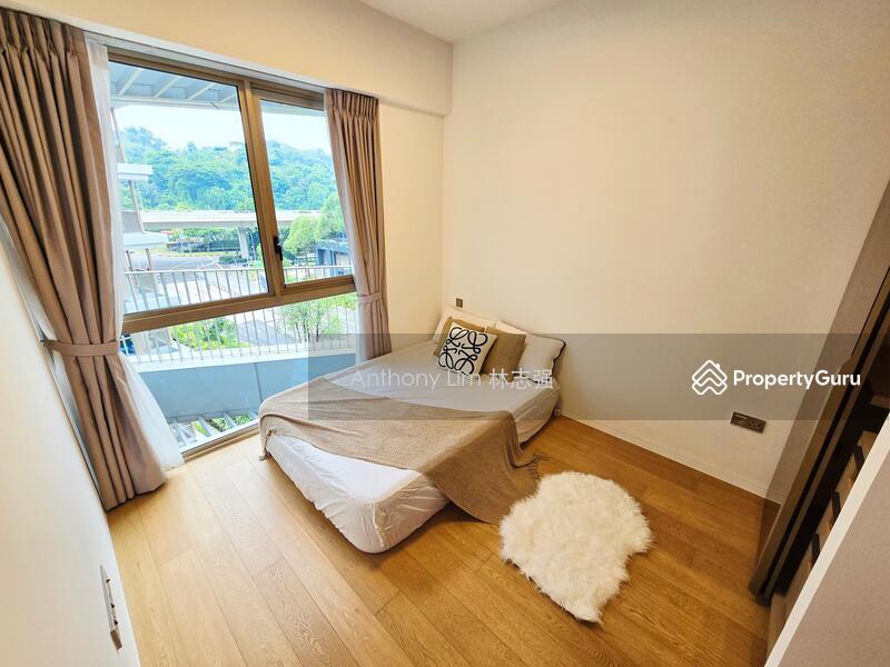 Prop-GPT: Condominium: D04  The Reef at King's Dock