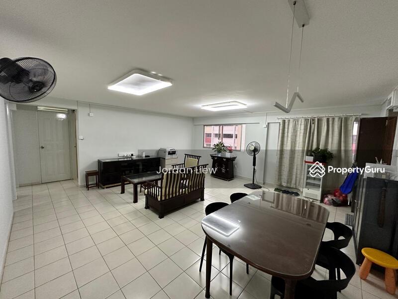 Prop-GPT: HDB Flat: D27 Yishun 278 Yishun Street 22