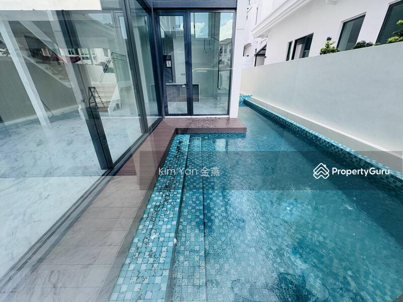 Prop-GPT: Semi-Detached: D16  Brand New & Freehold with Lift & pool, marble floor, high ceiling, 5 bedrooms, dry/wet kitchen