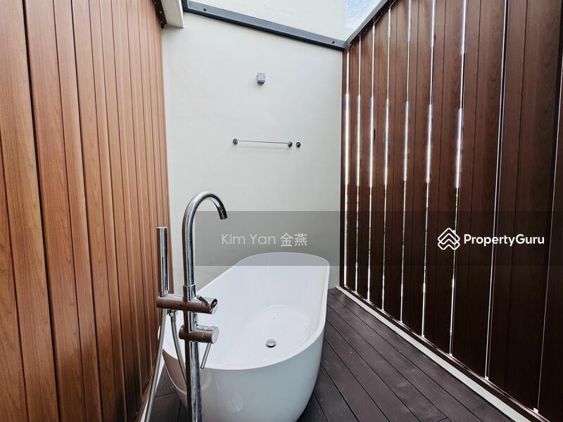 Semi-Detached for Sale: D16, 469920