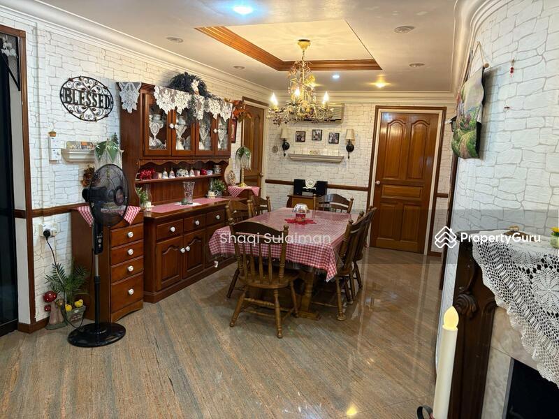 Prop-GPT: HDB Flat: D23 Bukit Batok 288F Bukit Batok Street 25