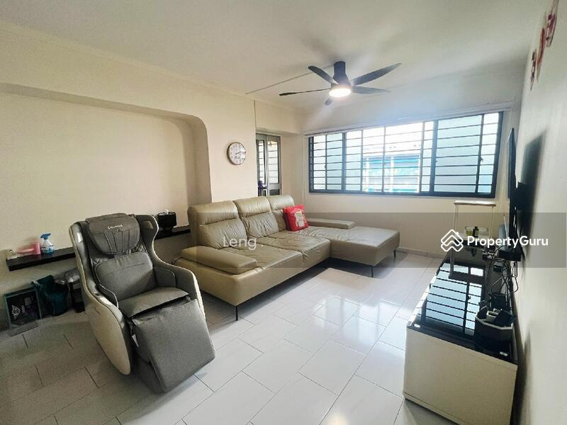 Prop-GPT: HDB Flat: D19  417 Hougang Avenue 8