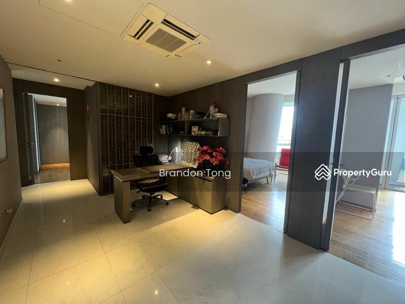 Condominium for Sale: D04, 098402