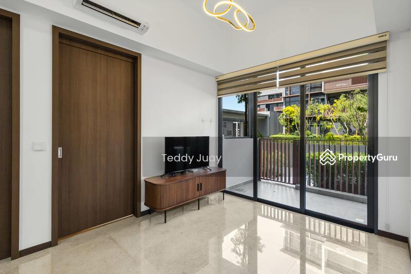 Prop-GPT: Condominium: D10 Holland Royalgreen